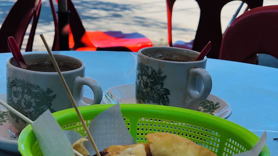 Hot spot for a good breakfast in Ipoh. In pic: Cakoi and Read bean cakoi