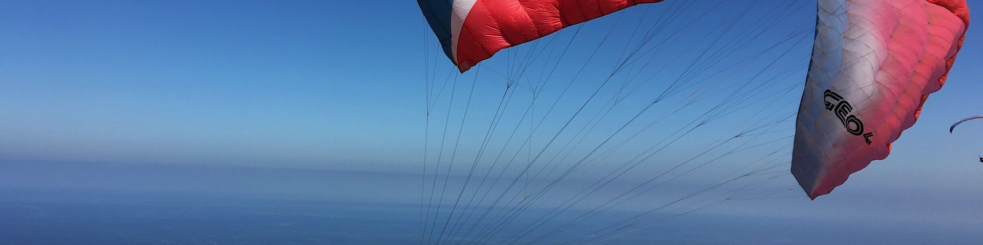 In Iquique you can fly over the city!! 🏙 Then a soft beach landing. Pack up, grab an ice cream across the street, and grab a taxi home. Or, just lie on the beach in the sunshine. 🏖 Best #paragliding!