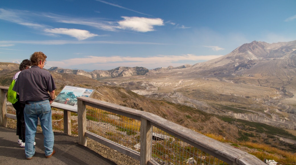 Mount St. Helens que inclui montanhas, paisagem e paisagens