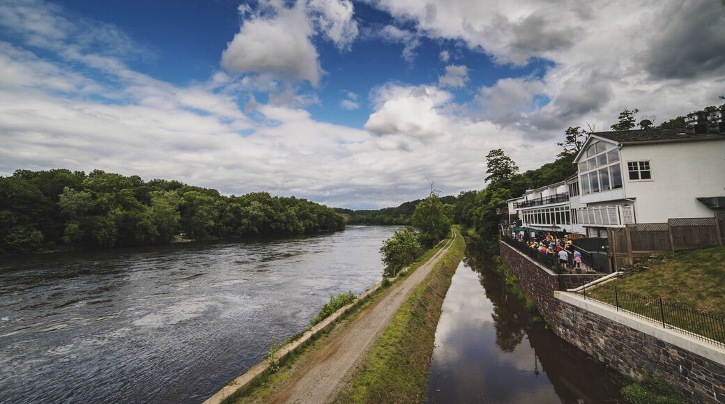 The River & Canal
#river #canal #buckscounty #pa #pennsylvania #water #landscape #smalltown #nature #parks