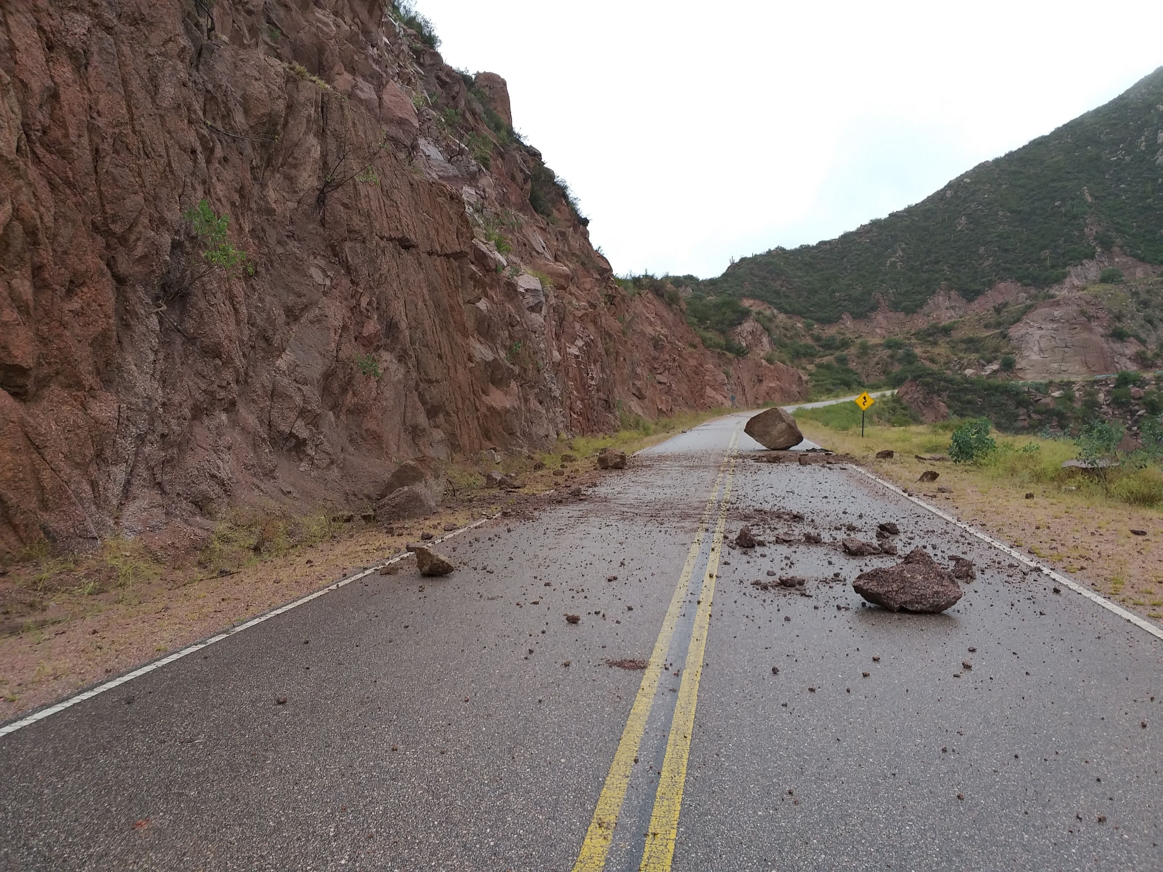 #OnTheRoad @trover @LoveandRoad de La Rioja Argentina - este camino se llama Pampa de la Viuda