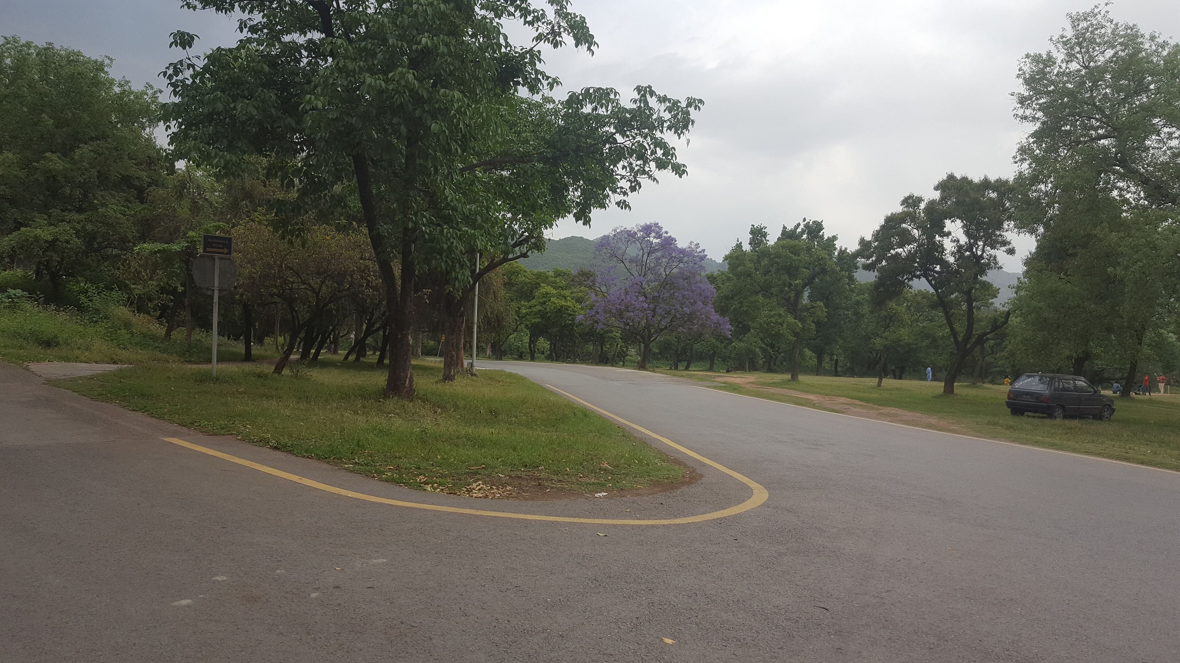 A turn right at the corner of Margala hills. This road leads straight to Trail 3 Margala hills