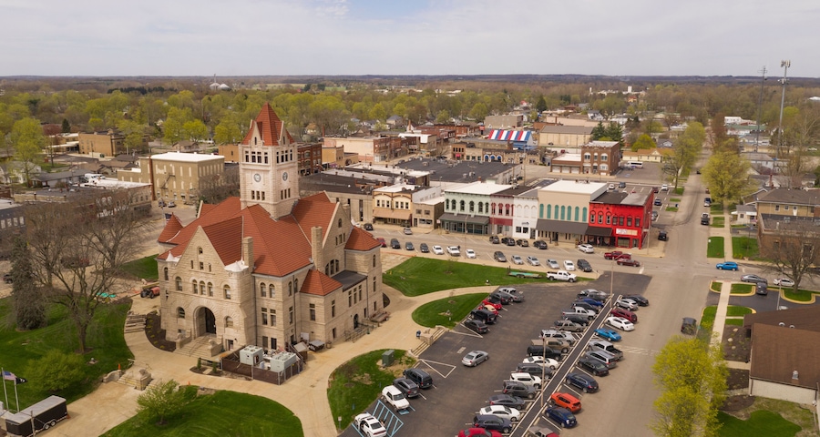 Sullivan Illinois Aerial Elevate Up Over Midwest USA