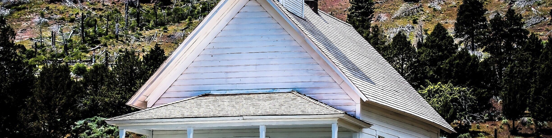 Abandoned Church along the highway near Summer Lake, OR. Truly stunning!
#StunningStructures