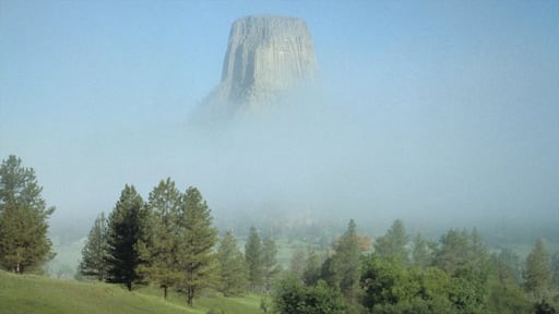 Wyoming fasiliteter samt landskap, fjell og tåke