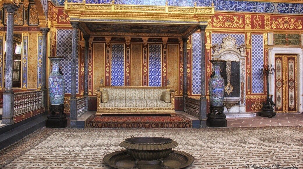 Topkapi Palace, Istanbul
Lucky able to visit this Palace - an awesome and grand building with amazing architecture #Turkey #travel #red #details #nationalpark #hiking #architecture #LifeatExpedia