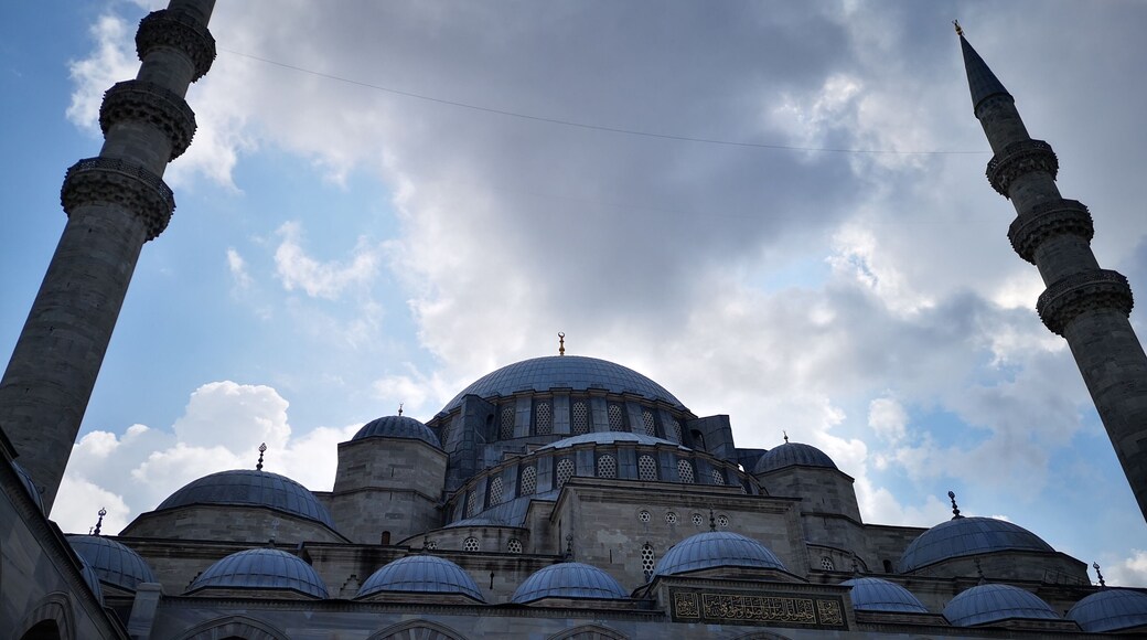 Beautiful mosque close to the Grand Bazaar