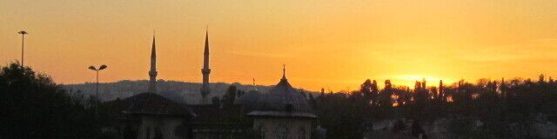 The Golden Horn at sunset, capping one of the most remarkable days I had on my first visit to Istanbul.
https://davenotravels.blog