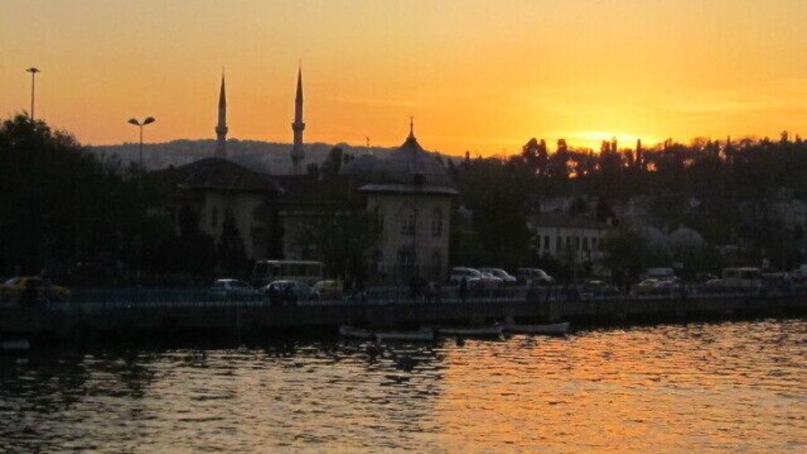 The Golden Horn at sunset, capping one of the most remarkable days I had on my first visit to Istanbul.
https://davenotravels.blog