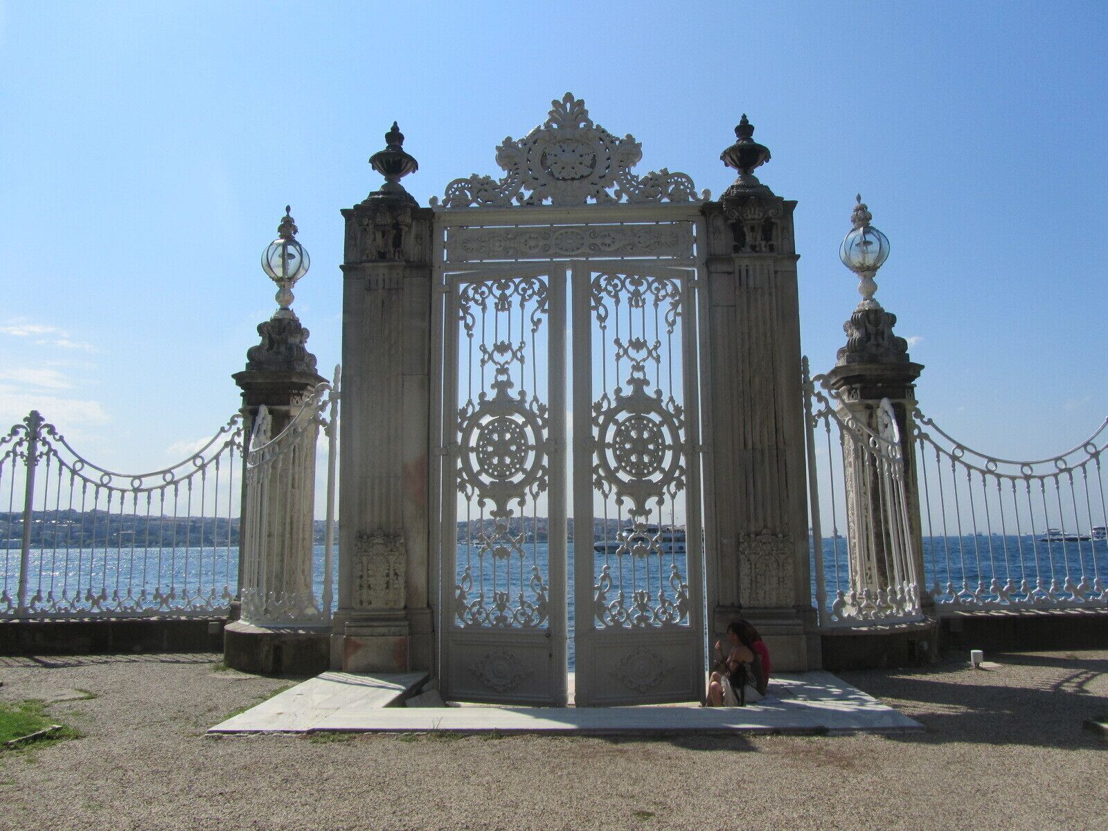 These fabulous gates are in the grounds of the palace and that's the Bosporus you see beyond! #river #palaces