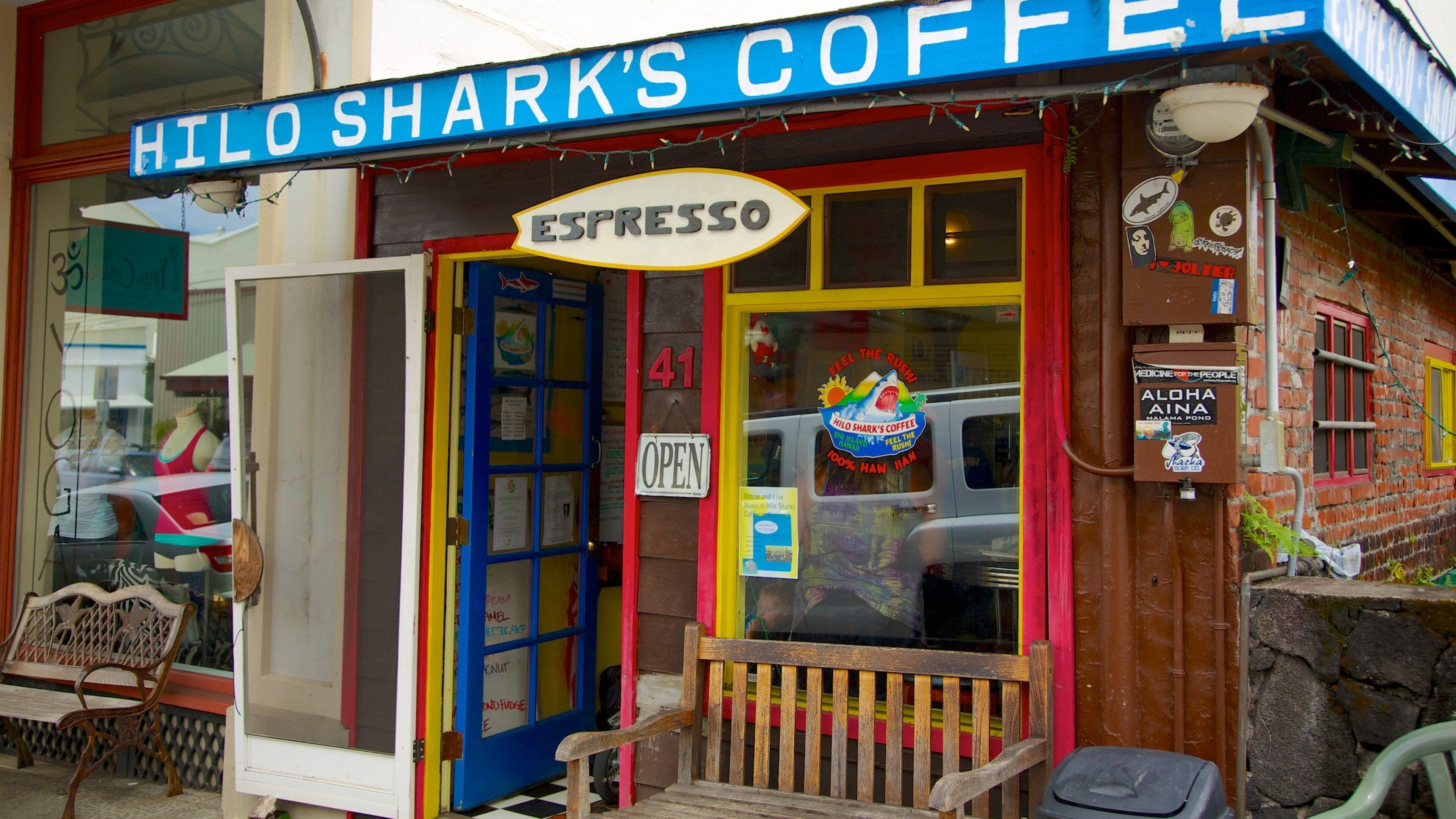 Hilo which includes signage