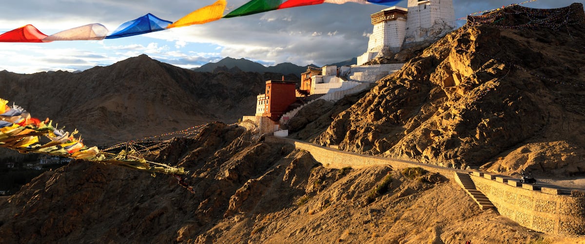 Golden evening hours at a hill which offers this great view onto the palace of Leh. There are Tibetan flags flattering in the wind.
#GoldenHour Photography
#golden
#leh #ladakh