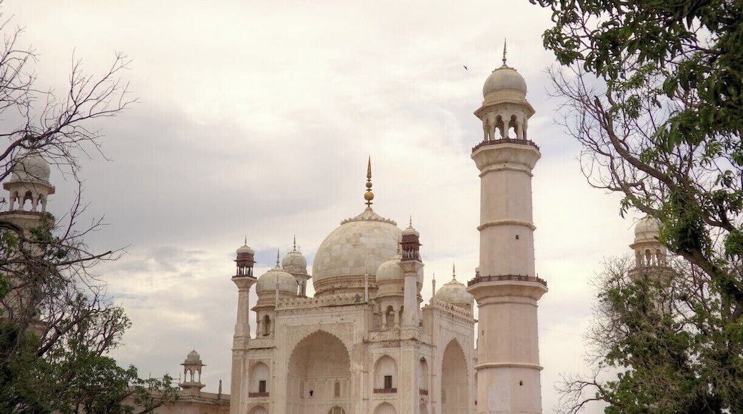 At first glance this may look like the Taj Mahal, but it's actually a smaller replica in Aurangabad.
Built by one of the many Prince's there have been in the region as a mausoleum for his mother, very little of it is made from marble like the original, and is instead finished in lime mortar. Despite this pitfall, it is still a very impressive sight and a must do in Aurangabad.
#architecture