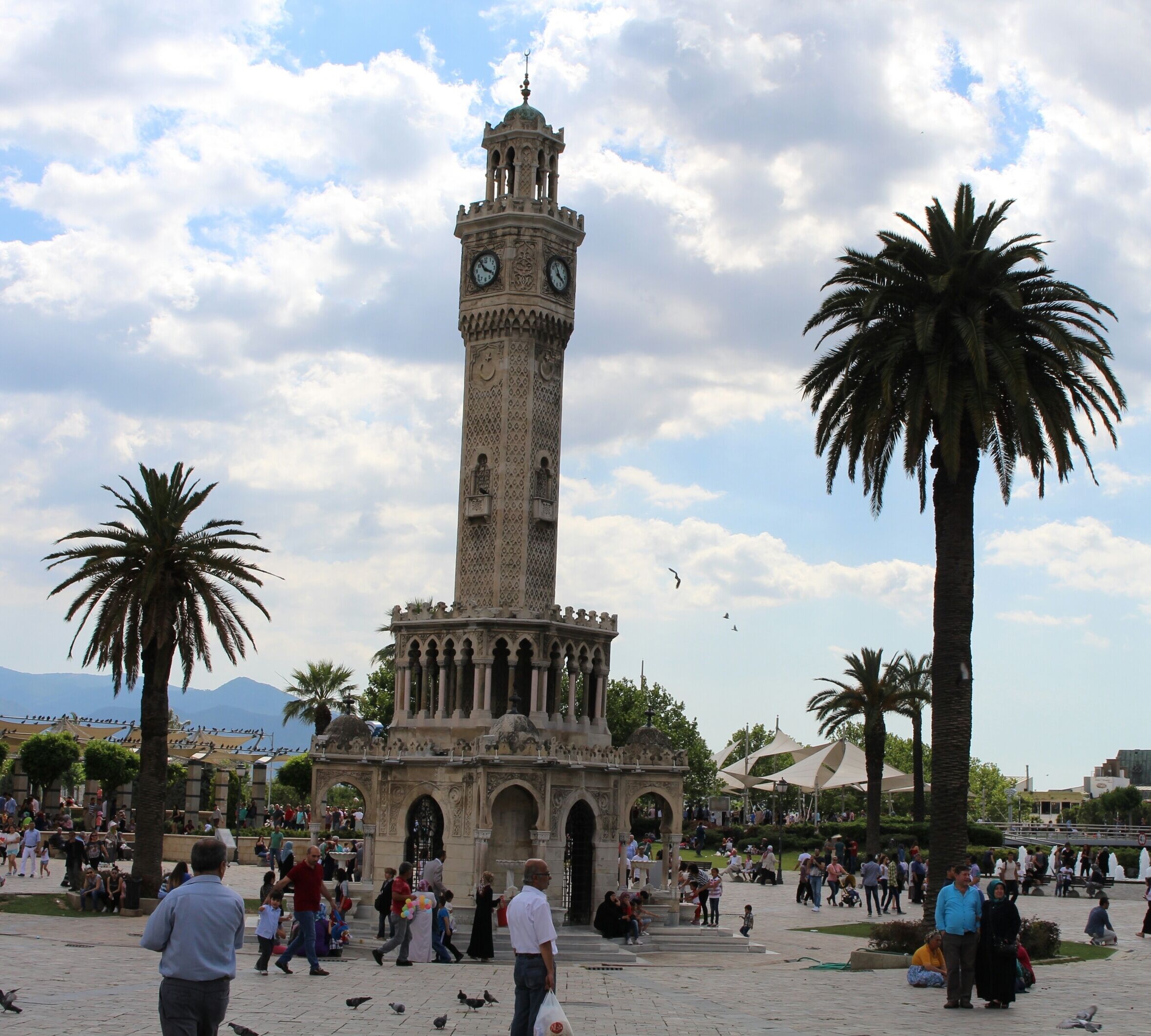 Konak, İzmir, Turkey 
#lifeatexpedia 
#StunningStructures 