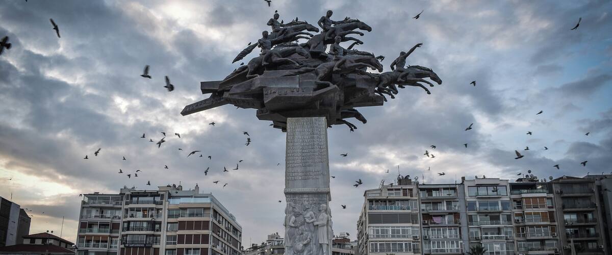İzmir, one of the biggest cities in Turkey, is worth a visit, to experience nightlife, to eat something special or to watch flying birds along the coast.