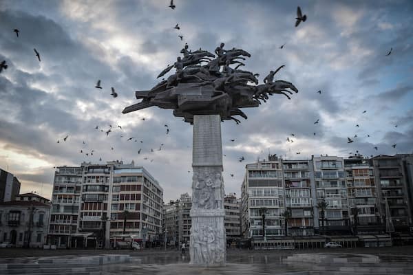 İzmir, one of the biggest cities in Turkey, is worth a visit, to experience nightlife, to eat something special or to watch flying birds along the coast.