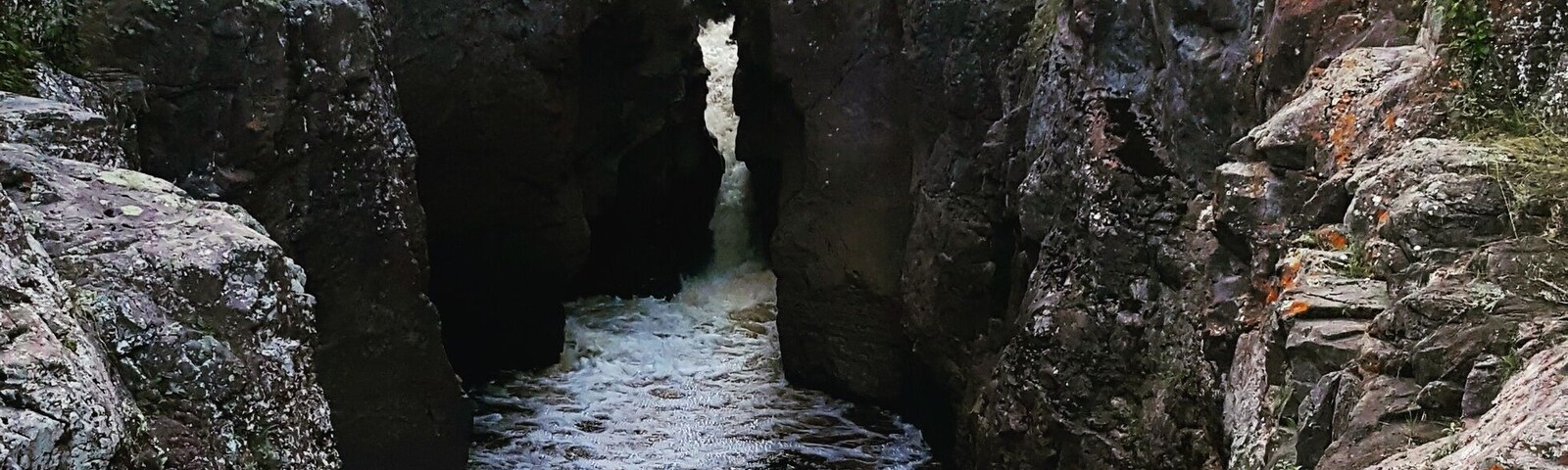 The north shore of Lake Superior offers many amazing sights. If lakes aren't your thing, there are anabundace of rivers.
#aquatrove