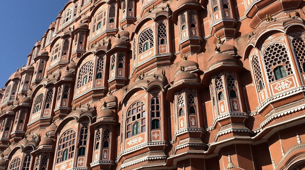 Hawa mahal jaipur ... #BestOf5 #stunningstructures #patterns