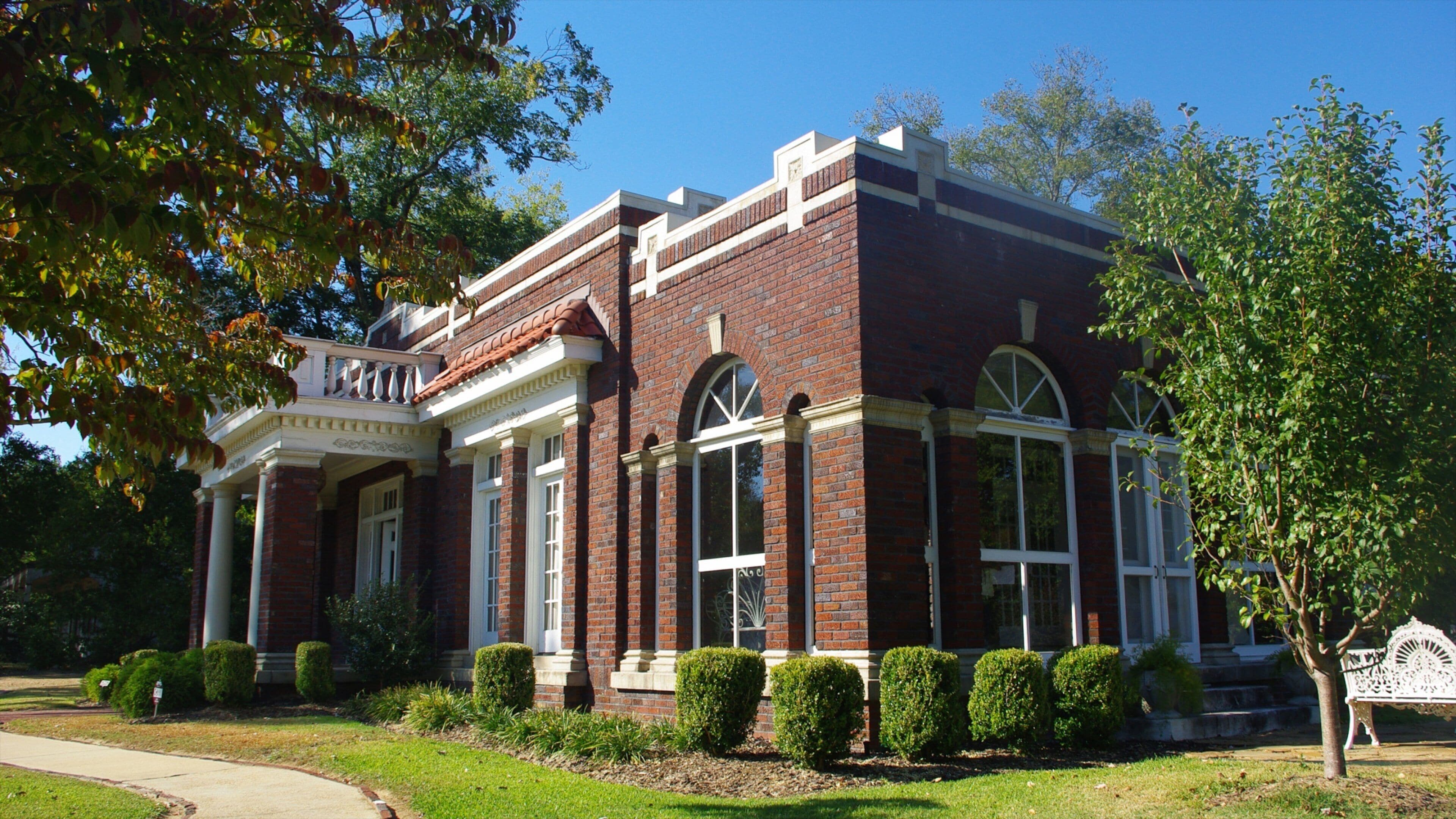 Jackson ofreciendo una casa