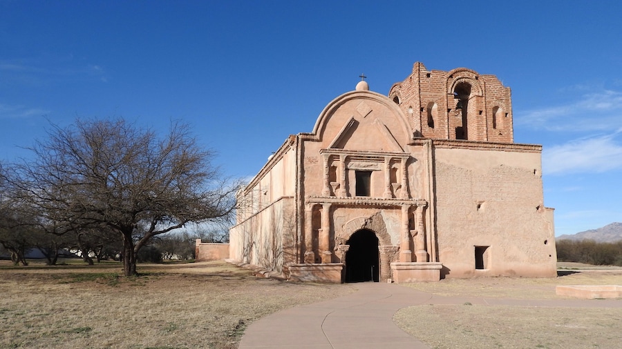 A Franciscan mission that was built in the late 18th century and was never rebuilt after being abandoned after repeated Apache raids in the 19th century that killed farmers and ranchers in the area.
#LikeALocal