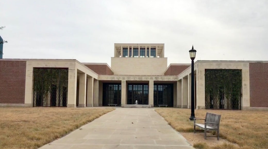 The main entrance to the George W Bush Presidential Library (11/2018)