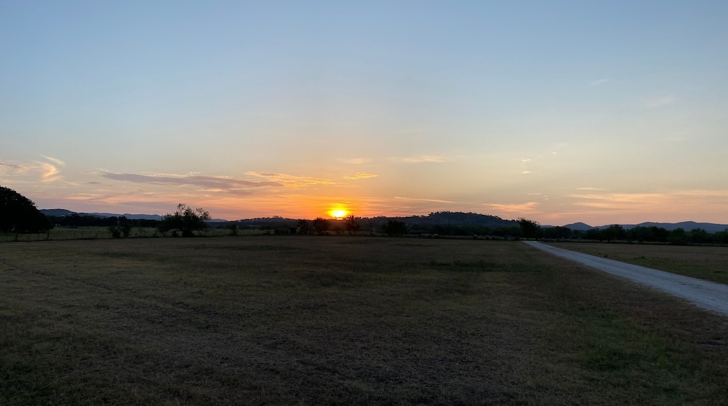 Utopia Texas sumer sunrise morning