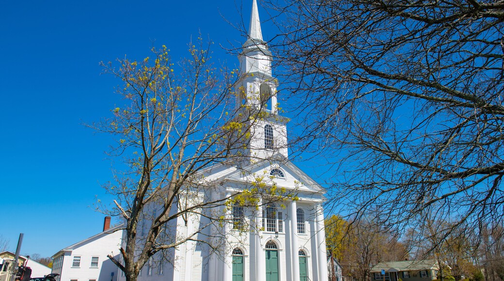 Unitarian Congregational of Mendon and Uxbridge Church at 13 Maple Street in historic town center of Mendon, Massachusetts MA, USA.