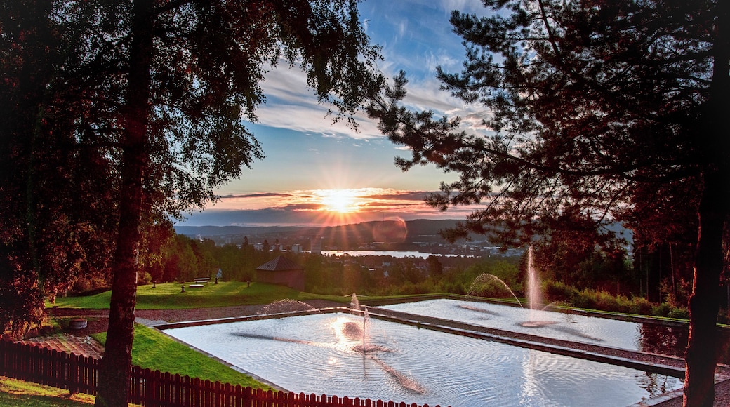 This park is an amazing place to watch the sunrise from and also a beautiful park with wonderful trails to walk.