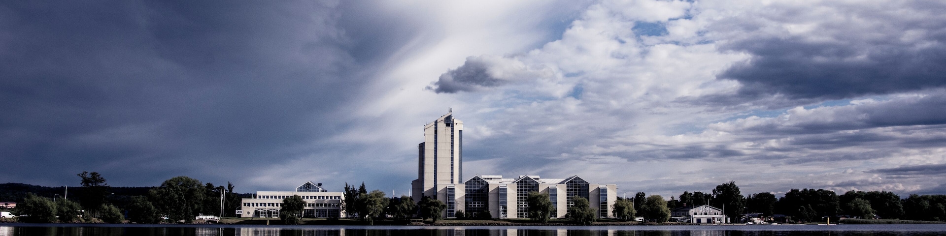 You can walk around Munksjön and find many interesting things to photograph. I find something new every time.