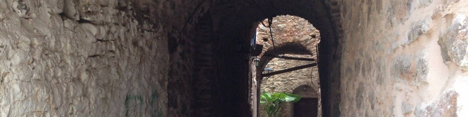 OLD MOTOBIKE IN MESTA