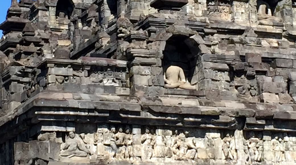 Source: Wikipedia
Borobudur, or Barabudur, is a 9th-century Mahayana Buddhist Temple in Magelang, Central Java, Indonesia. The monument consists of six square platforms topped by three circular platforms and is decorated with 2,672 relief panels and 504 Buddha statues. A main dome, located at the center of the top platform, is surrounded by 72 Buddha statues each of which is seated inside a perforated stupa. It is the worldâs largest Buddhist temple, as well as one of the greatest Buddhist monuments in the world.
#unesco #architecture