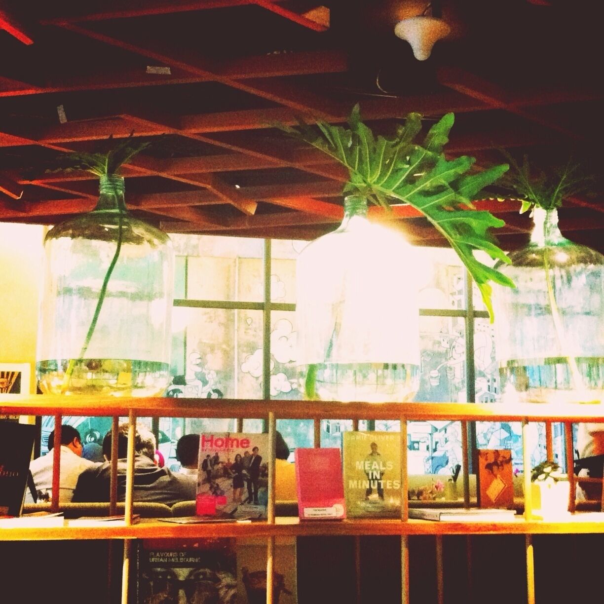 Books, jars and woods everywhere. Such warmth!