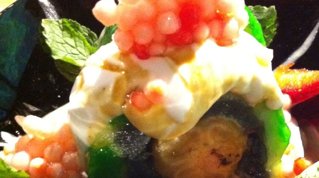 Sushi sticky rice for dessert, filled with banana, palm seed and sugar, and 'sago'. Colorful & delicious!