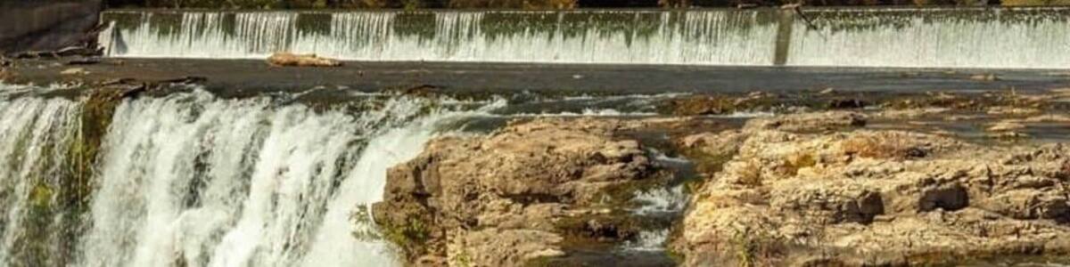 Grand Falls in Joplin, Missouri is a beautiful place to visit #missouri #ozarks #joplin