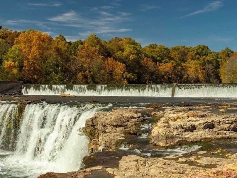 Grand Falls in Joplin, Missouri is a beautiful place to visit #missouri #ozarks #joplin