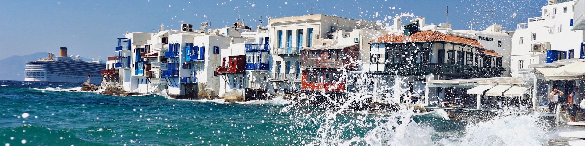 Watch out with the splashing waves along the way or you’ll get drench!
#littlevenice #Mykonos #Greece #nature #wonder #waves