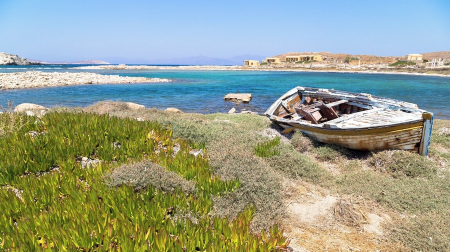 Delos is one the the many small islands that form the Cyclades archipelago in Greece.
Despite its small size, it is home to one of the most important archeological sites in Greece and well worth the detour.
If, like me, you find yourself stuck on Mykonos which has very little to offer (other than partying), Delos is easily accessible from there by boat.