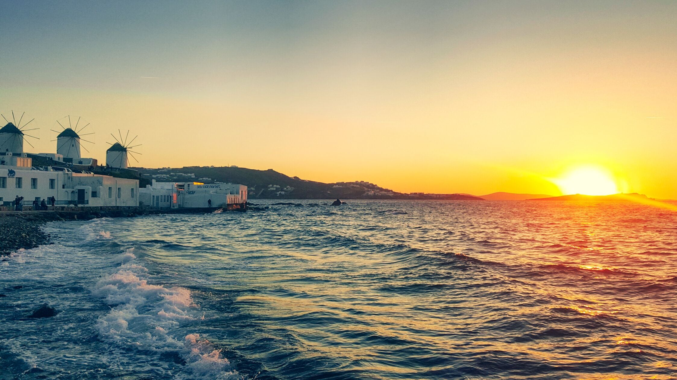 Yo girls.. This is what i mean.. Sungazing is better than Shopping 😁