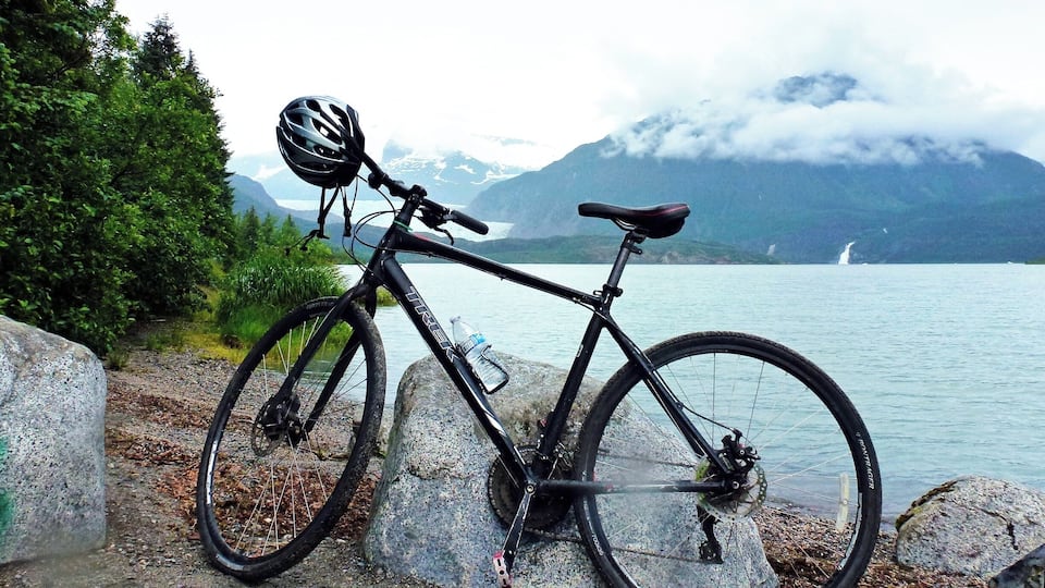 Cycling by Mendenhall Lake with Mendenhall Glacier & Nugget Falls in the background. Clouds low and a spot of rain in the air but this just added to the peace and quietness. What a joy!
#GreatOutdoors