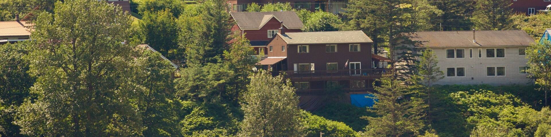 Juneau showing a small town or village