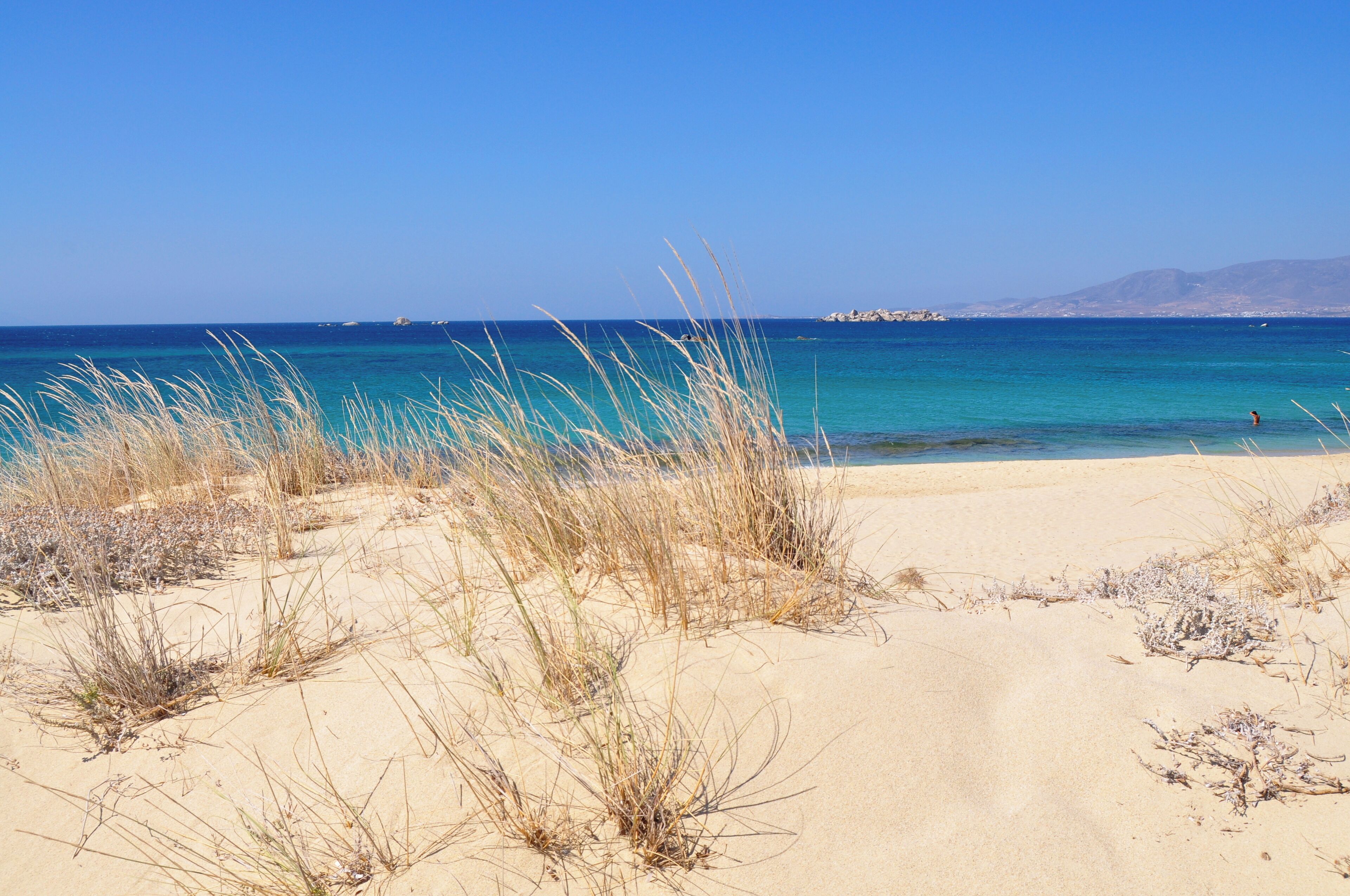 plaka beach; naxos. naxos plaka beach spiaggia grecia greece cicladi cyclades egeo sea hellas bianco white blue