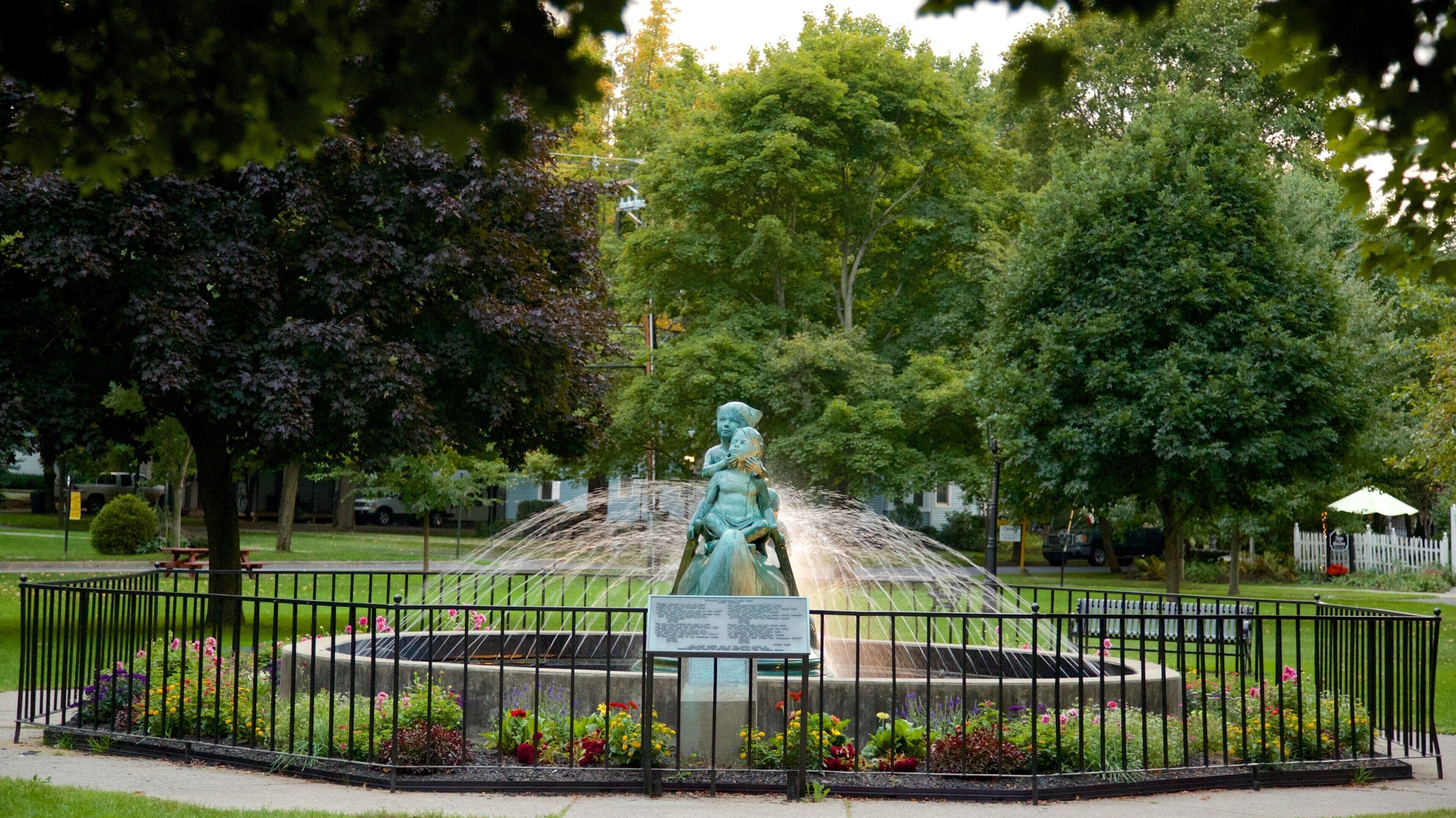 Wellsboro which includes heritage architecture