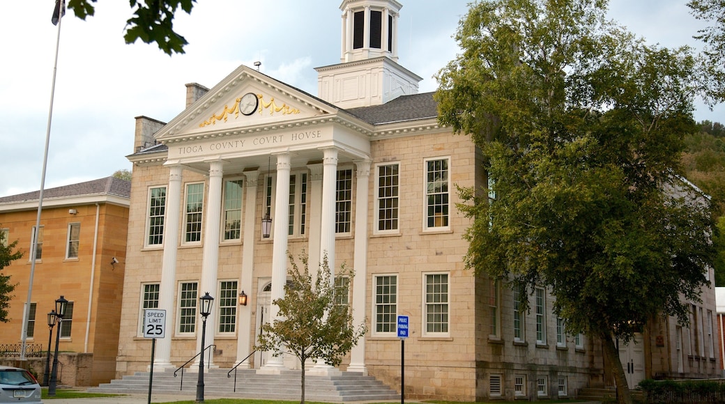 Wellsboro which includes heritage architecture