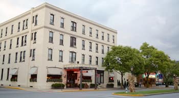 Wellsboro which includes heritage elements