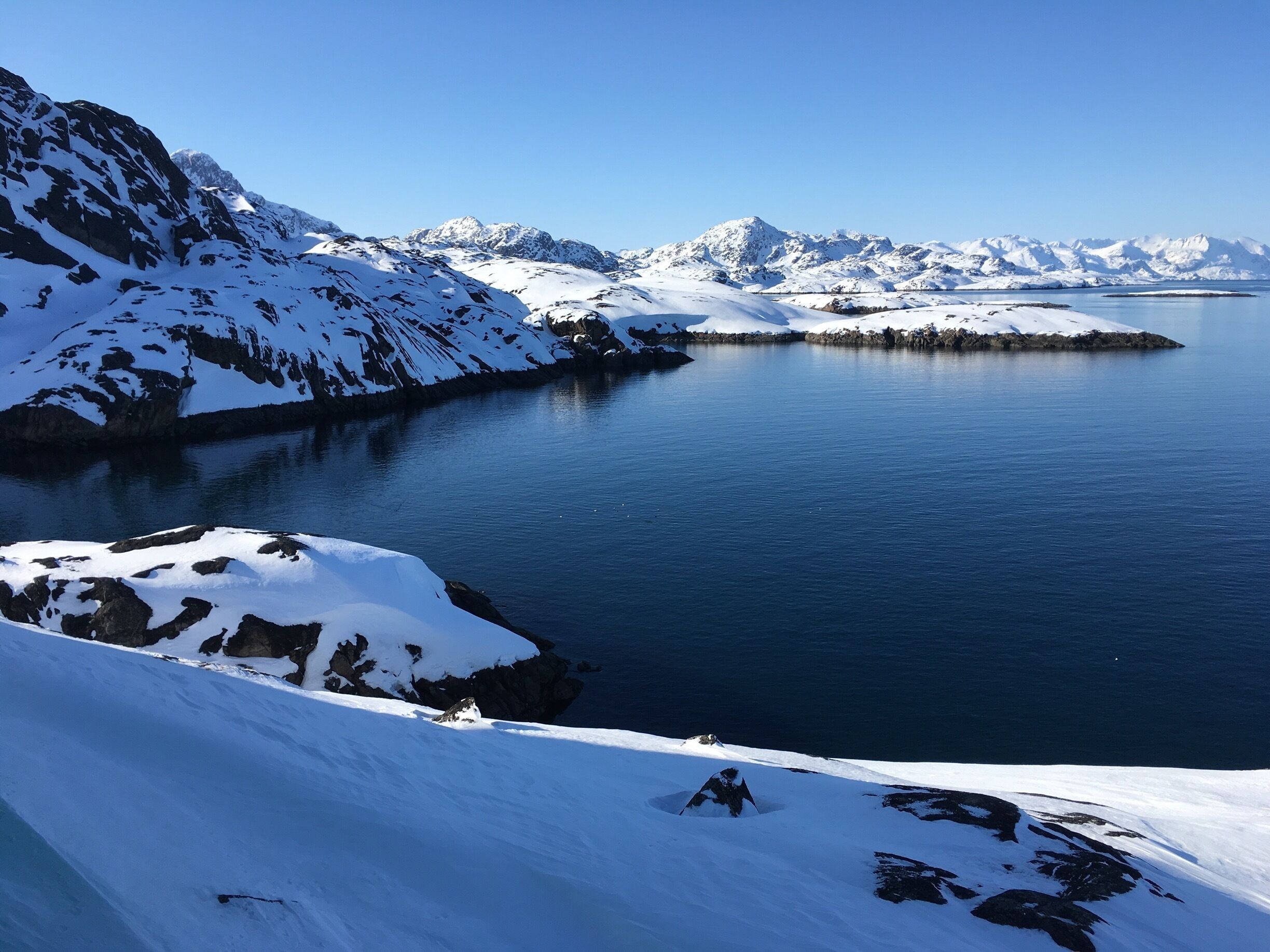 The view I wake up to every morning while working in Greenland 😍😱