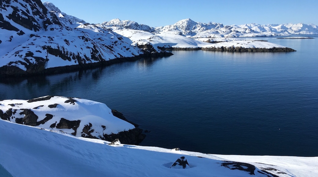 The view I wake up to every morning while working in Greenland 😍😱