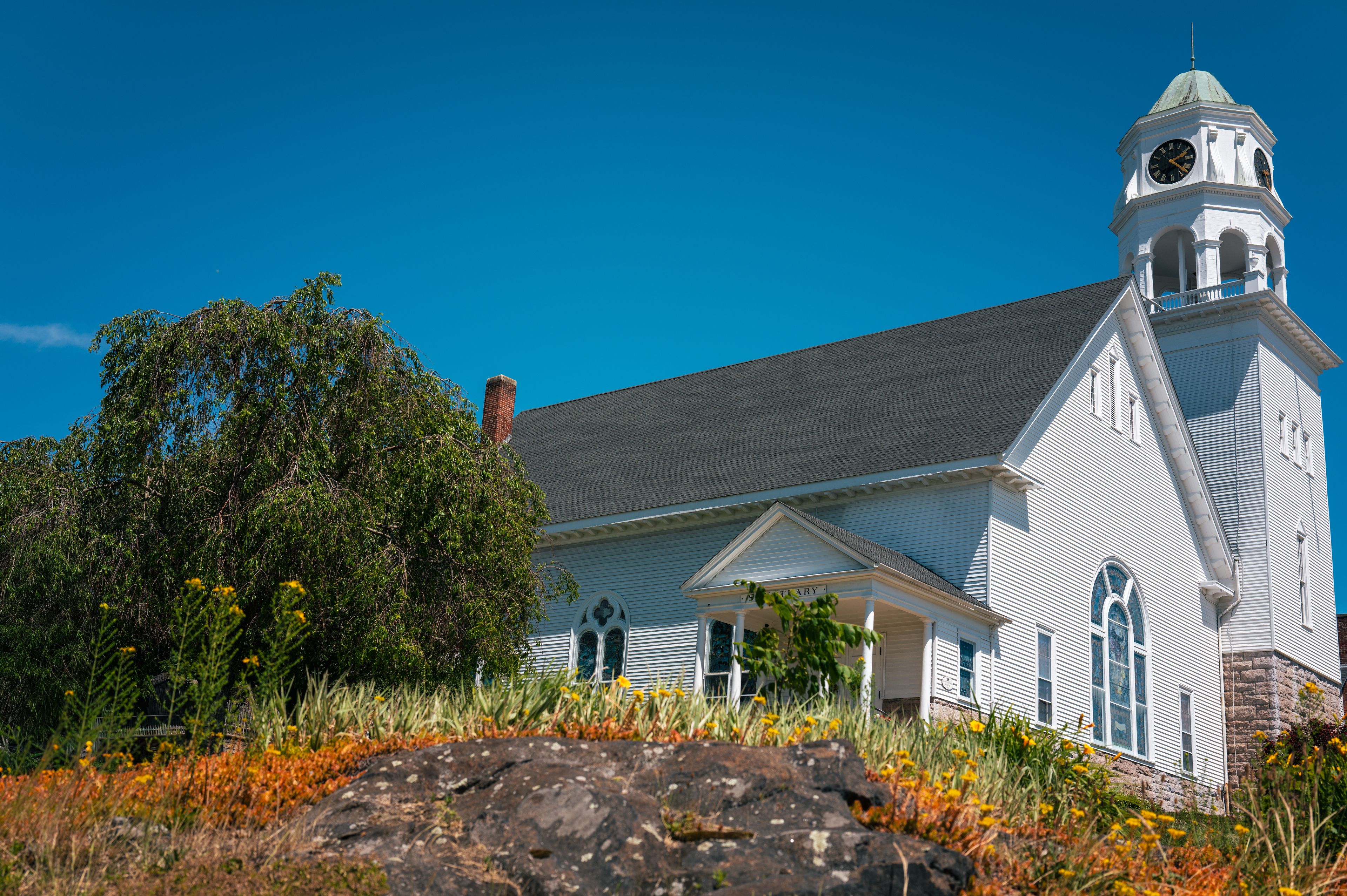 Historic landmark architecture of Westbrook Congregational Church, established in 1726, in Connecticut, USA