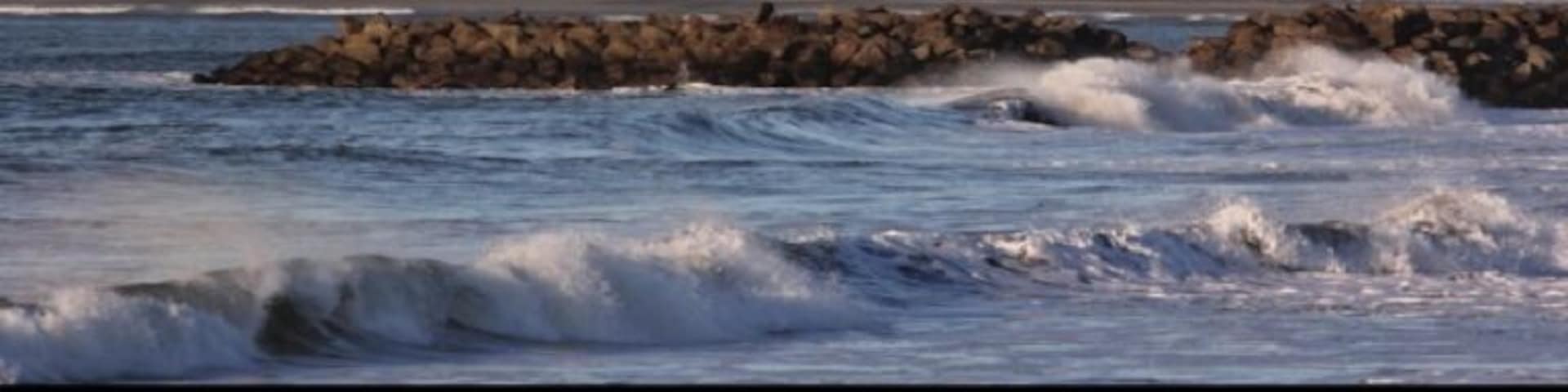 This can be a fun place to surf when the waves are good. There are a couple of surf shops in town. I prefer The Surf Shop over Steepwater, by far. Be sure to stop by and say hi to Al.
#waterlust #WeekendGetaway