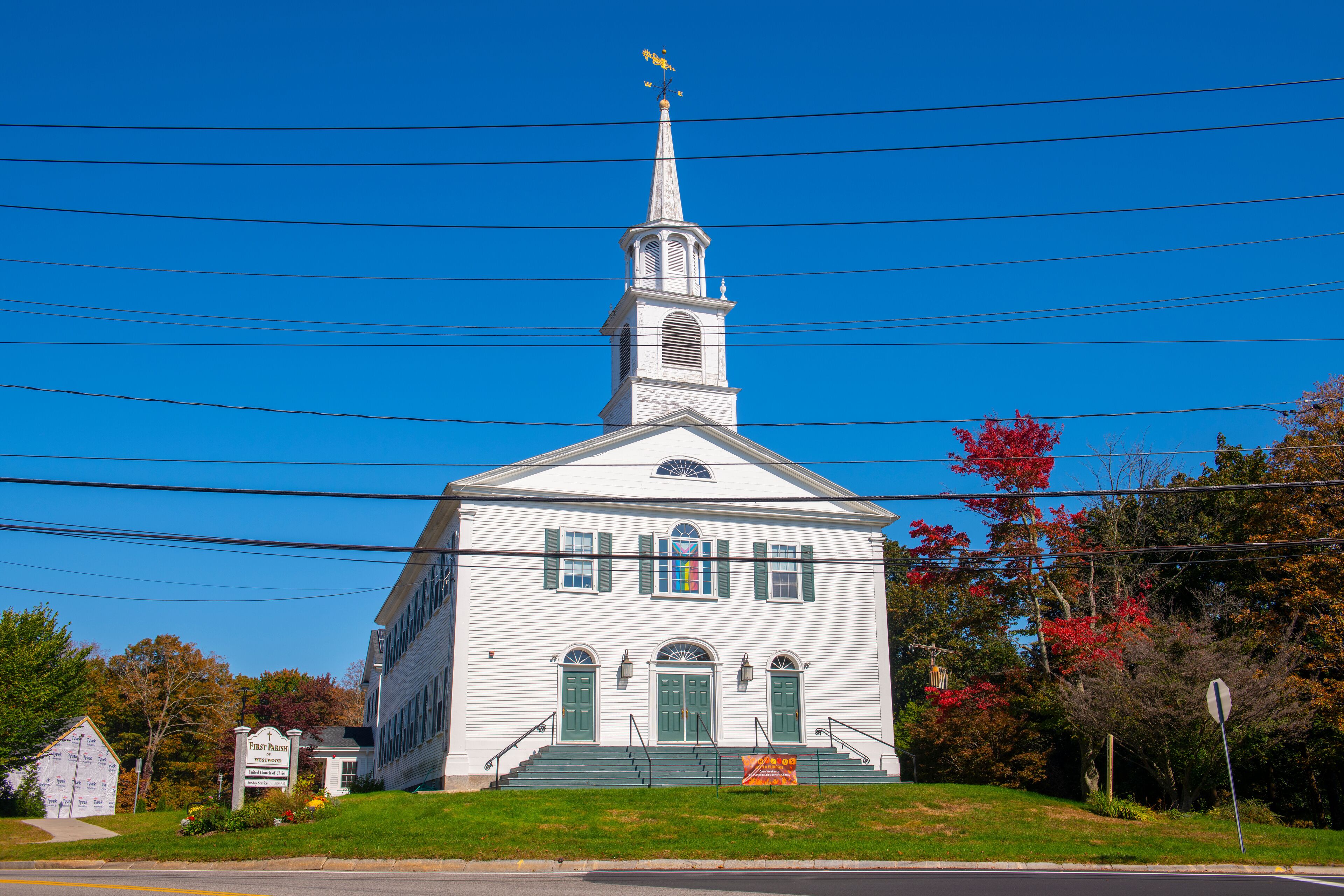 First Parish of Westwood Church at 252 Nahatan Street in historic town center of Westwood, Massachusetts MA, USA. 