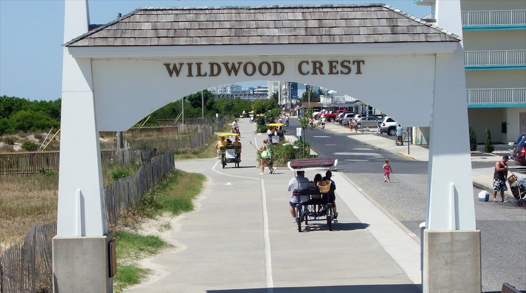 Wildwood Crest showing street scenes and signage